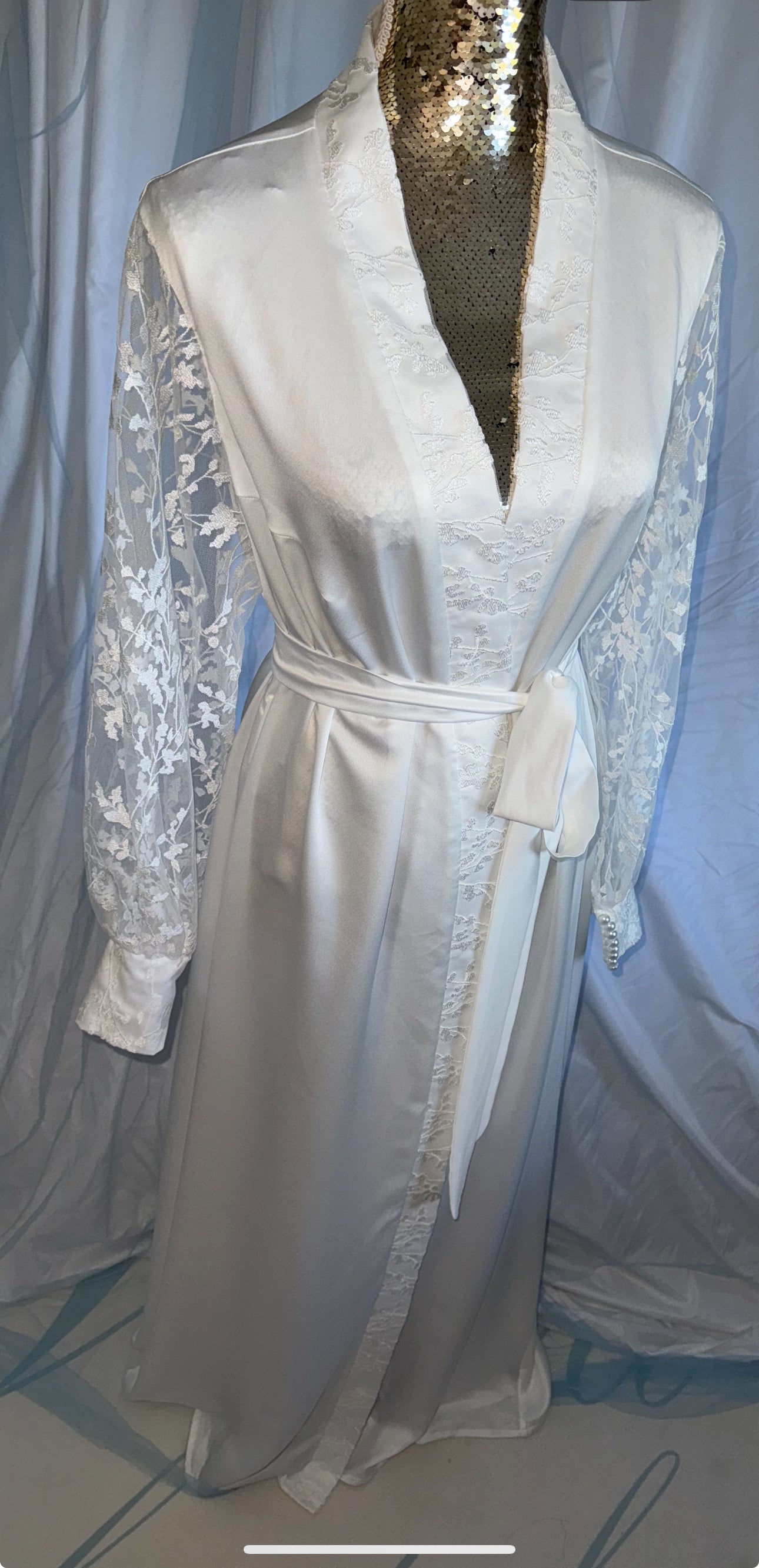 Lace Ivy Trim Gown