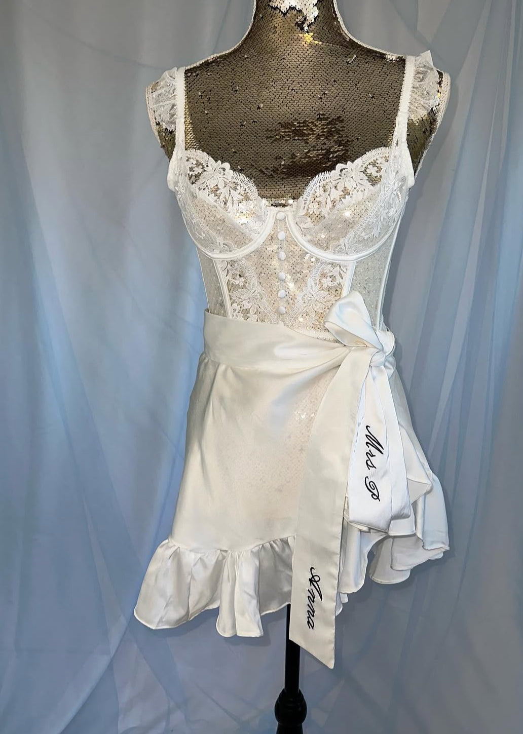Embroidered short wrap