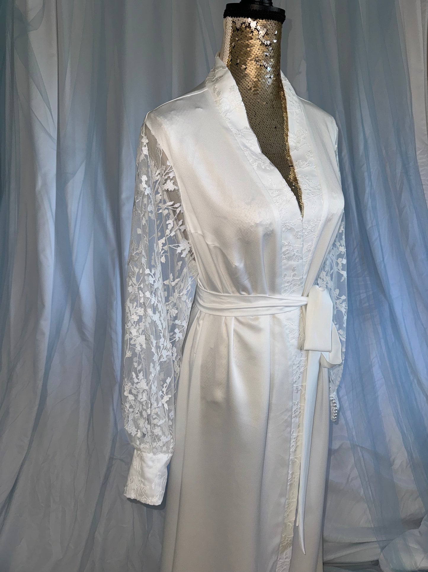 Lace Ivy Trim Gown