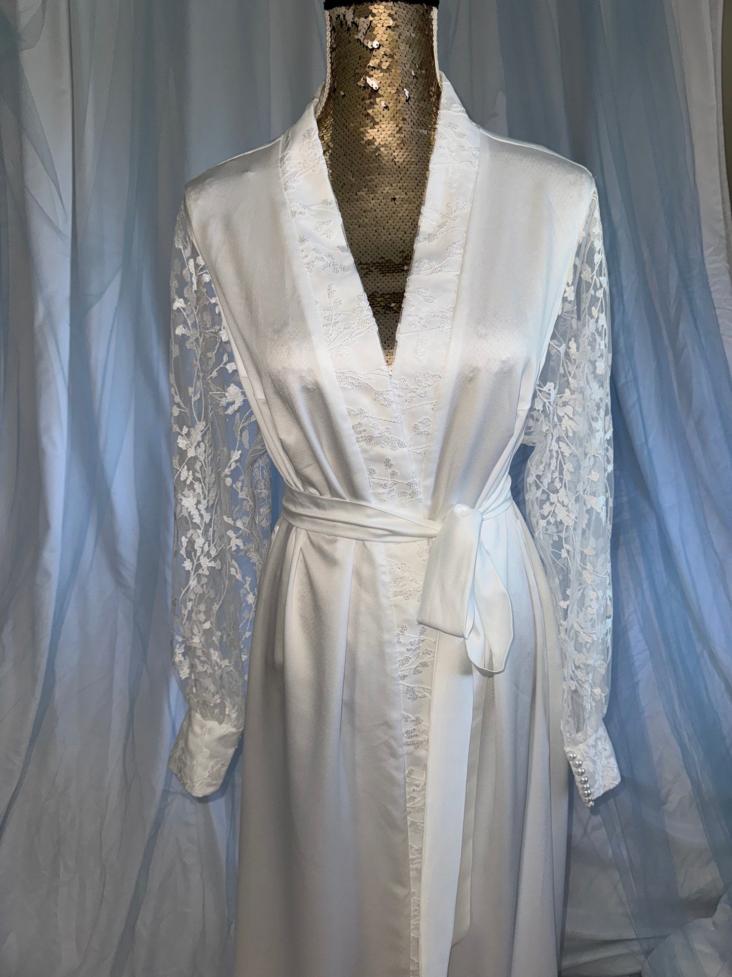 Lace Ivy Trim Gown