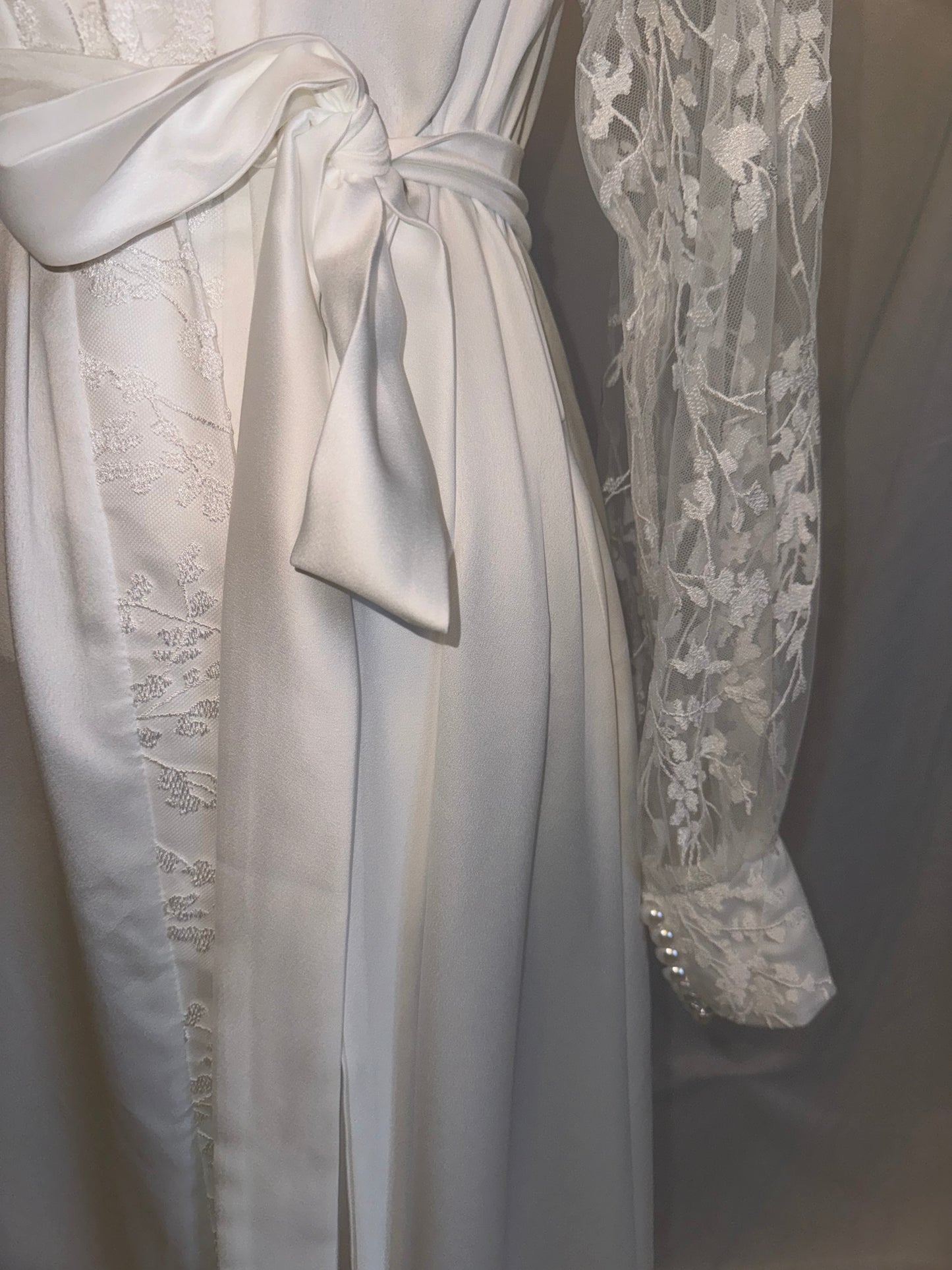Lace Ivy Trim Gown