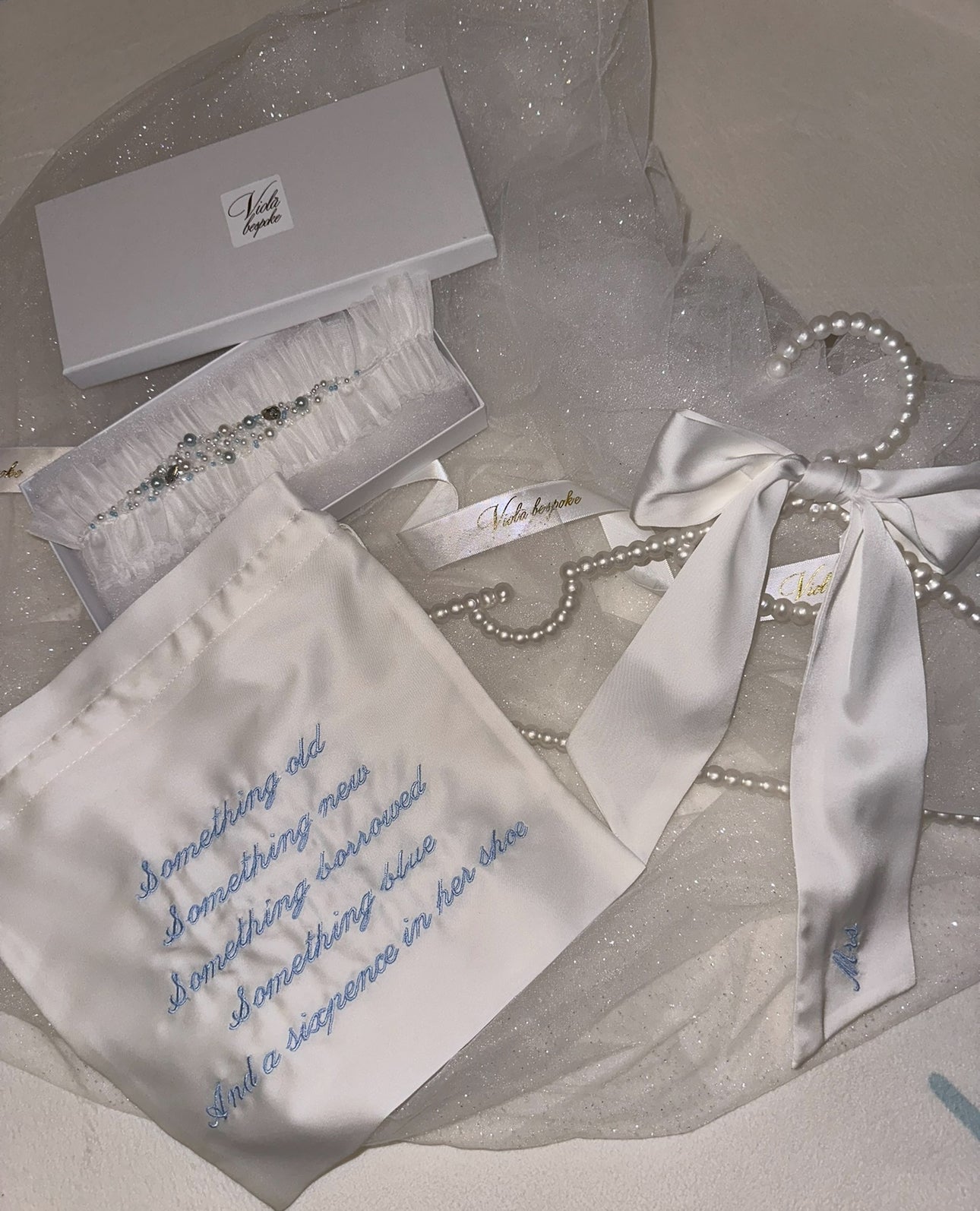 Embroidered Hanger Bow