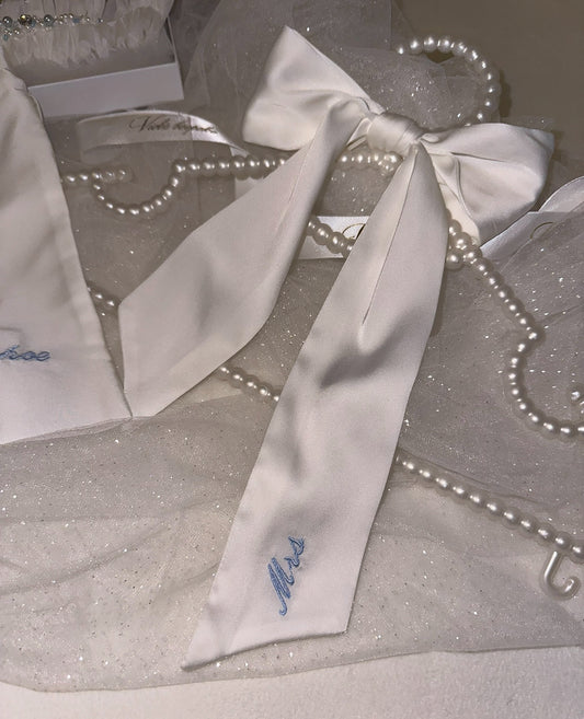 Embroidered Hanger Bow